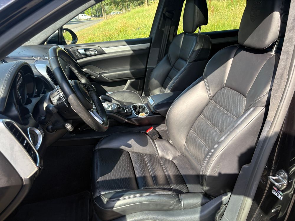 PORSCHE CAYENNE TURBO