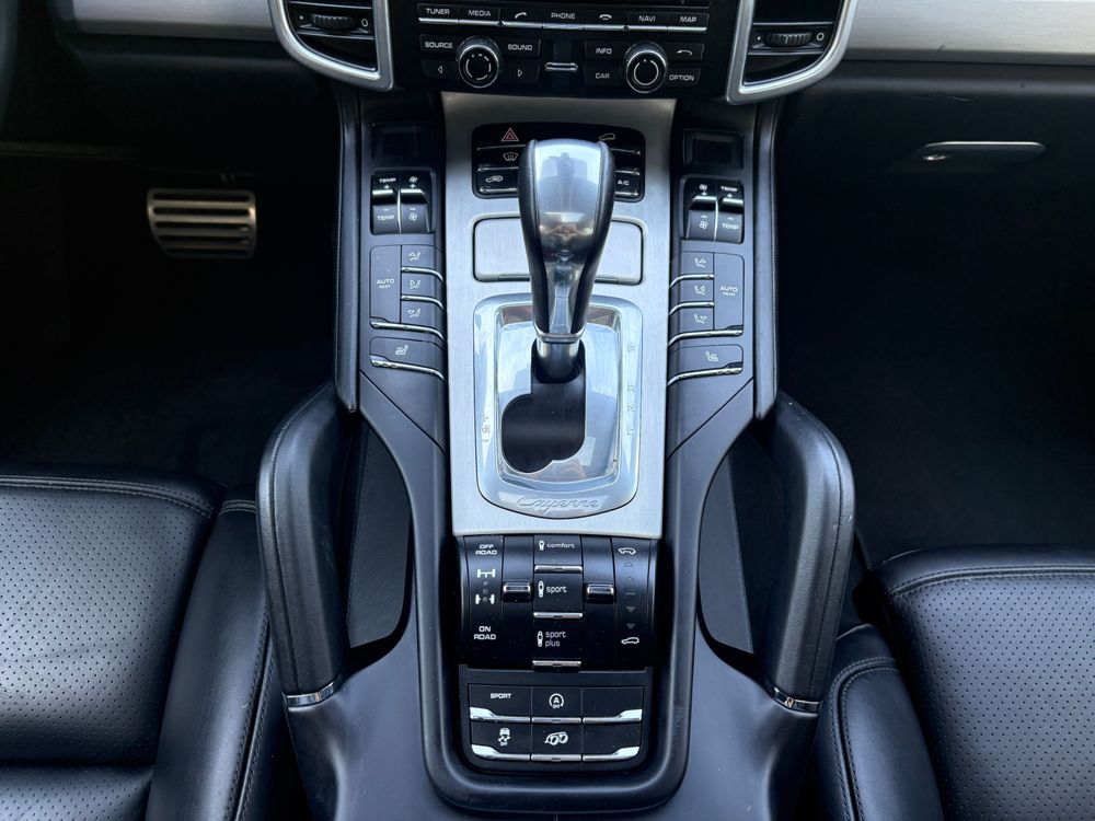 PORSCHE CAYENNE TURBO